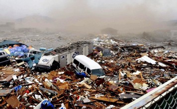 후루이치 노리토시, 『절망의 나라의 행복한 젊은이들』.