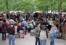 에이미 추아, 『정치적 부족주의』.