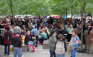 에이미 추아, 『정치적 부족주의』.